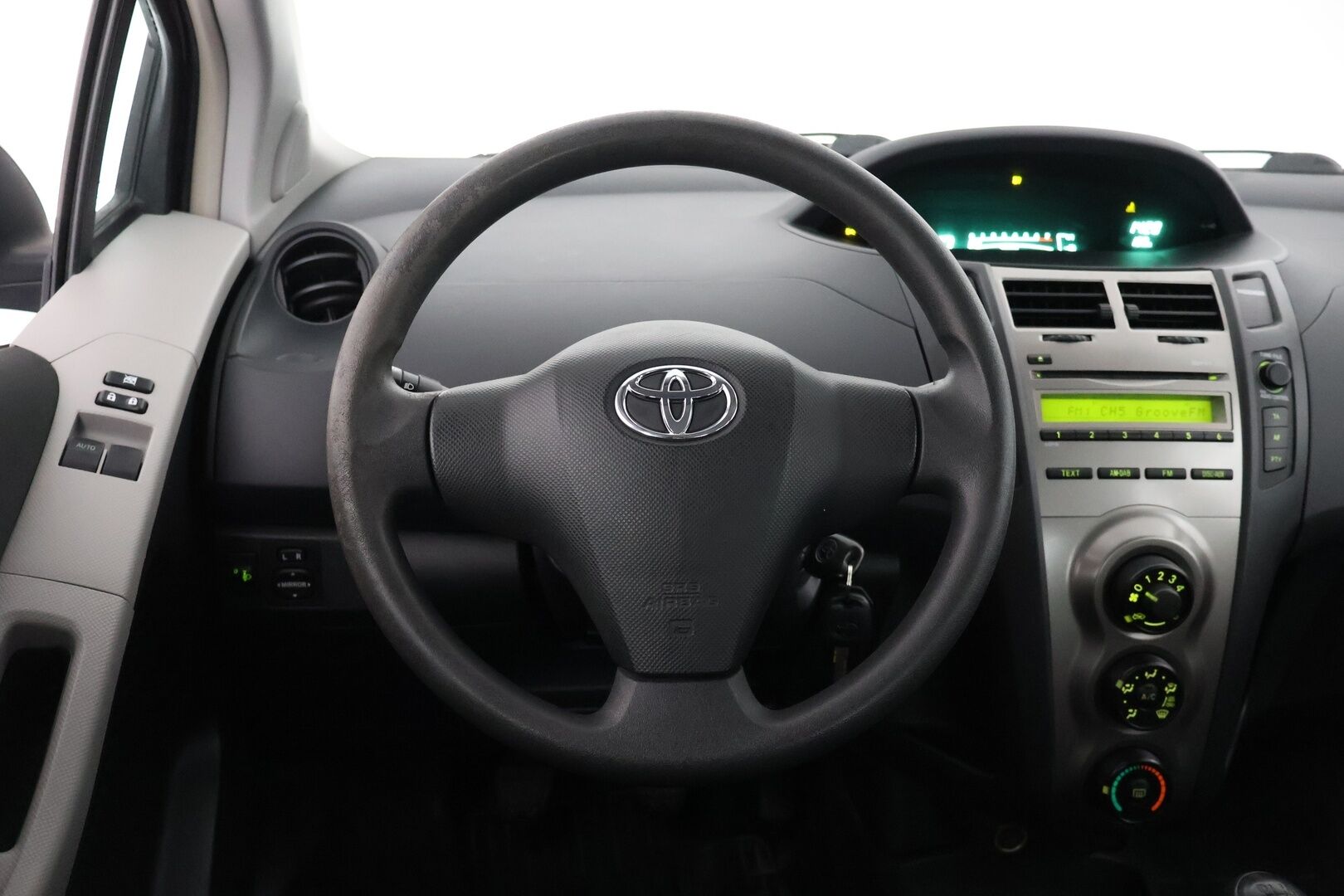 Toyota Yaris 2009 1,33 Dual VVT-i Stop & Start Linea Terra 5ov - YritysOutlet - Myydään vain yrityksille - – Tämä auto myydään YritysOutlet -valikoimasta vain yritykselle