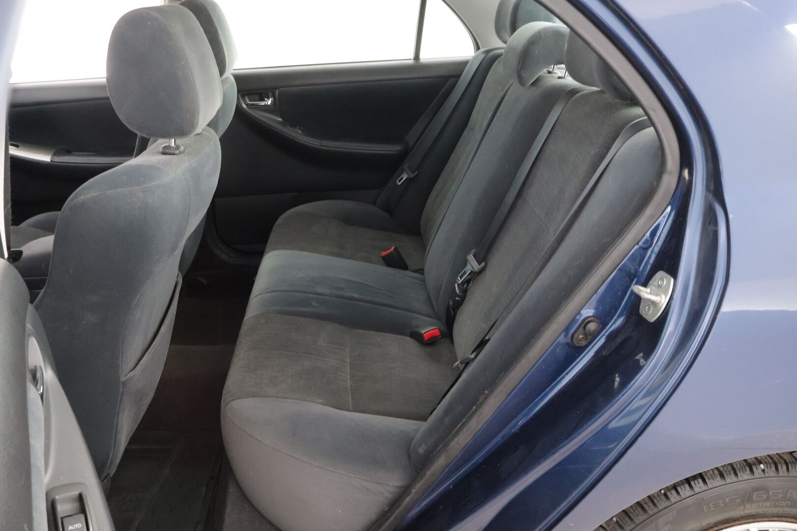 Toyota Corolla 2003 - YritysOutlet - Myydään vain yrityksille - – Tämä auto myydään YritysOutlet -valikoimasta vain yritykselle