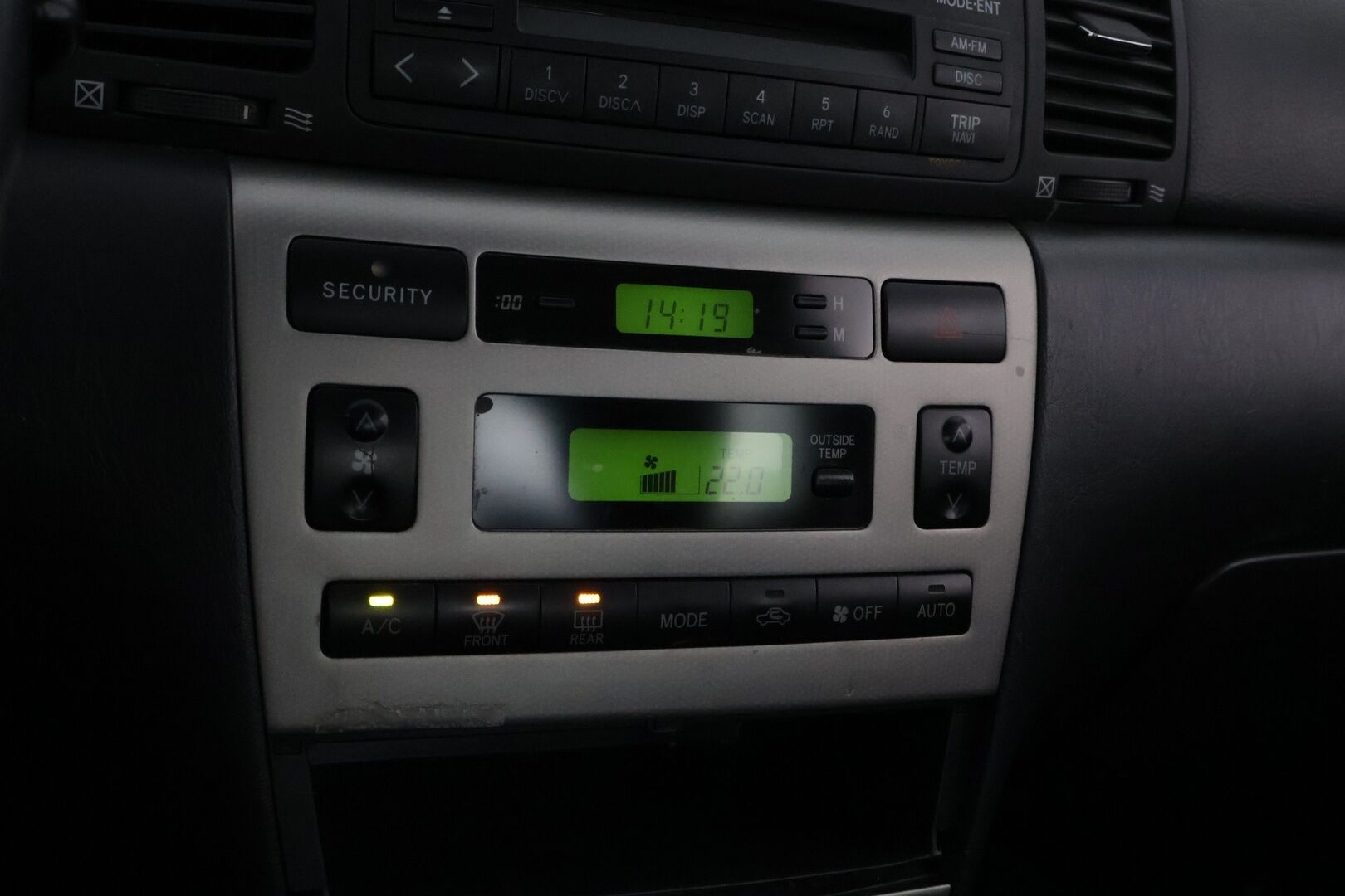 Toyota Corolla 2003 - YritysOutlet - Myydään vain yrityksille - – Tämä auto myydään YritysOutlet -valikoimasta vain yritykselle