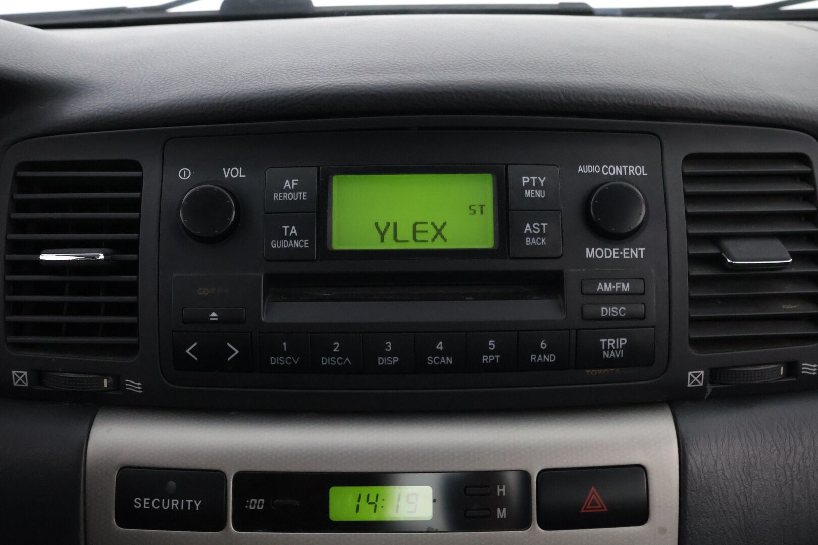 Toyota Corolla 2003 - YritysOutlet - Myydään vain yrityksille - – Tämä auto myydään YritysOutlet -valikoimasta vain yritykselle