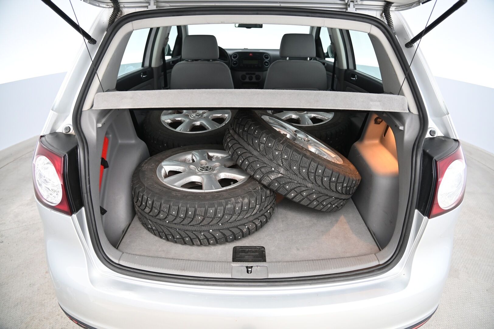 Volkswagen Golf 2005 4D GOLF MPV 1.6FSI-1KP/257 *YritysOutlet - Myydään vain yrityksille* - *YritysOutlet - Myydään vain yrityksille* *Leimaa 7/2026 asti!* 