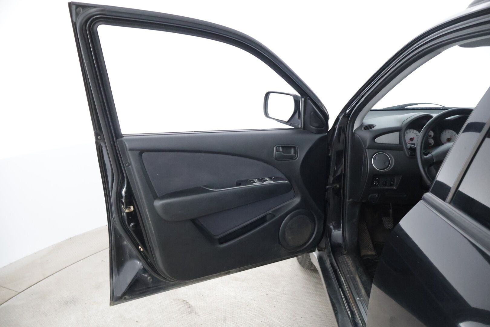 Mitsubishi Outlander 2007 5D OUTLANDER STW 2.0-XNCU2W-4X4/263 - * Myydään Huutokaupat.com *