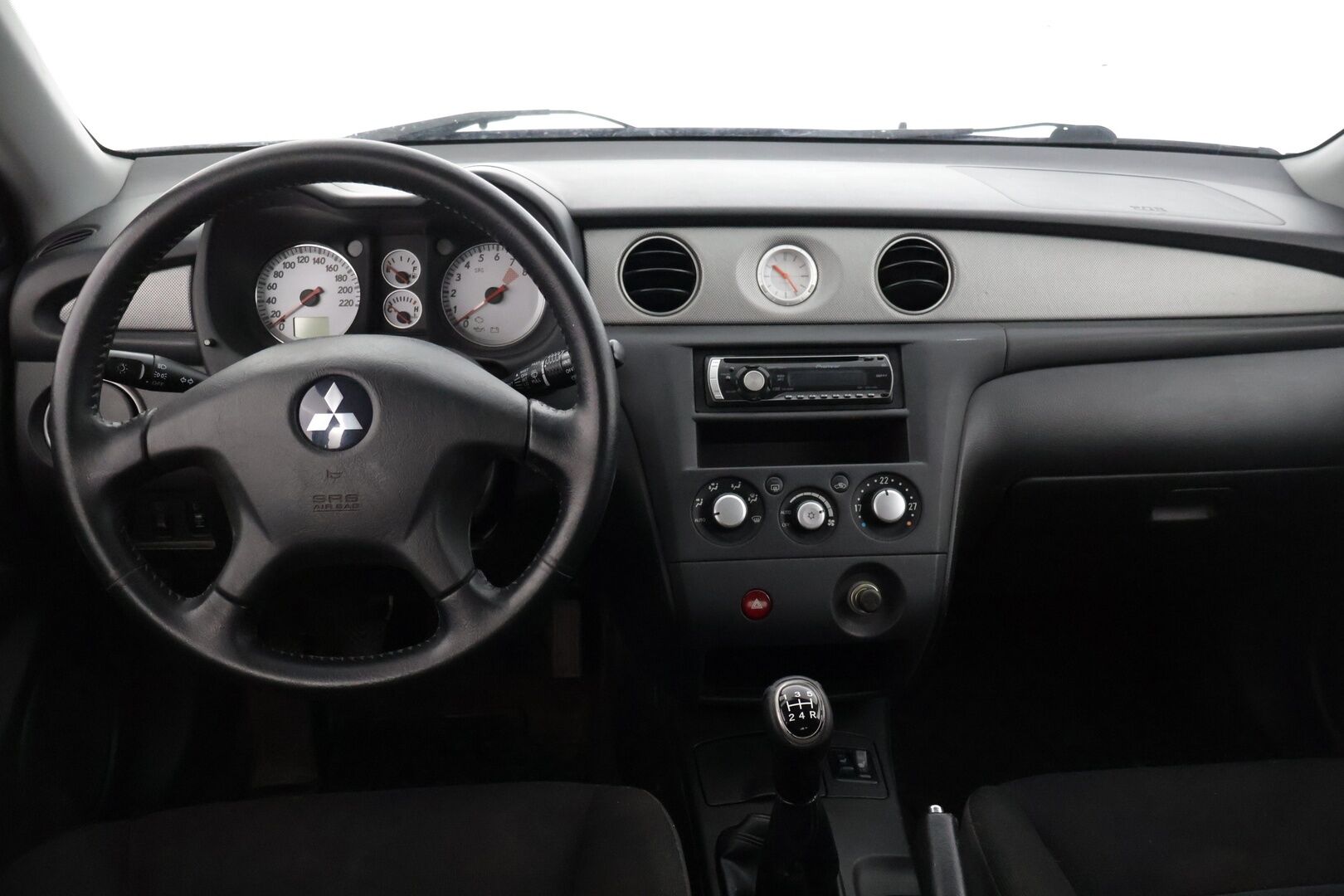 Mitsubishi Outlander 2007 5D OUTLANDER STW 2.0-XNCU2W-4X4/263 - * Myydään Huutokaupat.com *