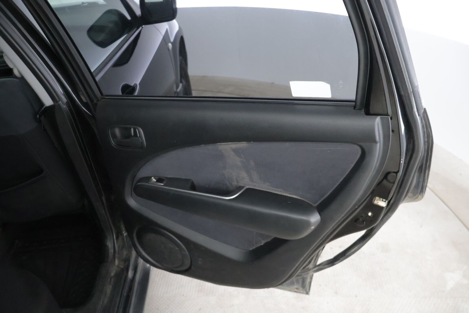Mitsubishi Outlander 2007 5D OUTLANDER STW 2.0-XNCU2W-4X4/263 - * Myydään Huutokaupat.com *