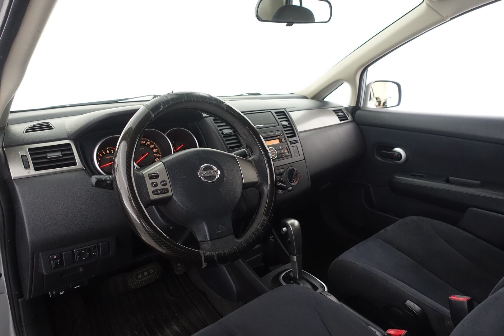Nissan Tiida 2010 1,6 Visia 4AT 4-ov. | - YritysOutlet - Myydään vain yrityksille |