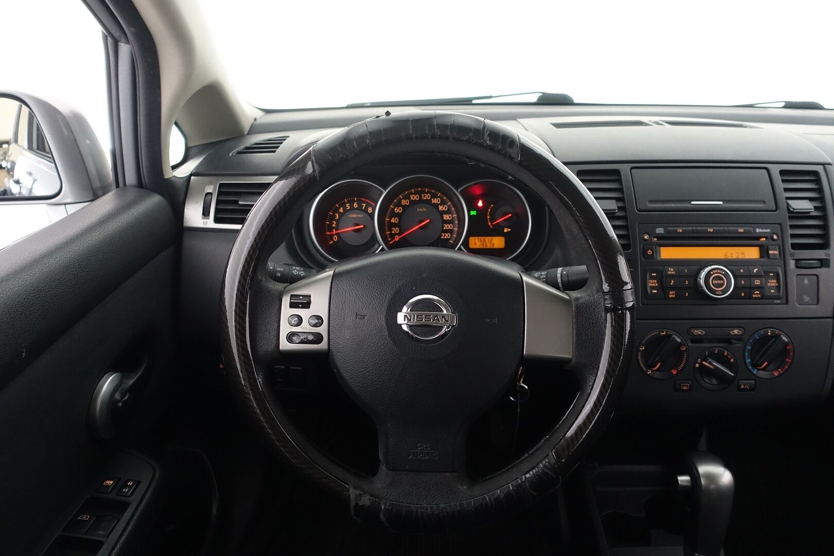 Nissan Tiida 2010 1,6 Visia 4AT 4-ov. | - YritysOutlet - Myydään vain yrityksille |