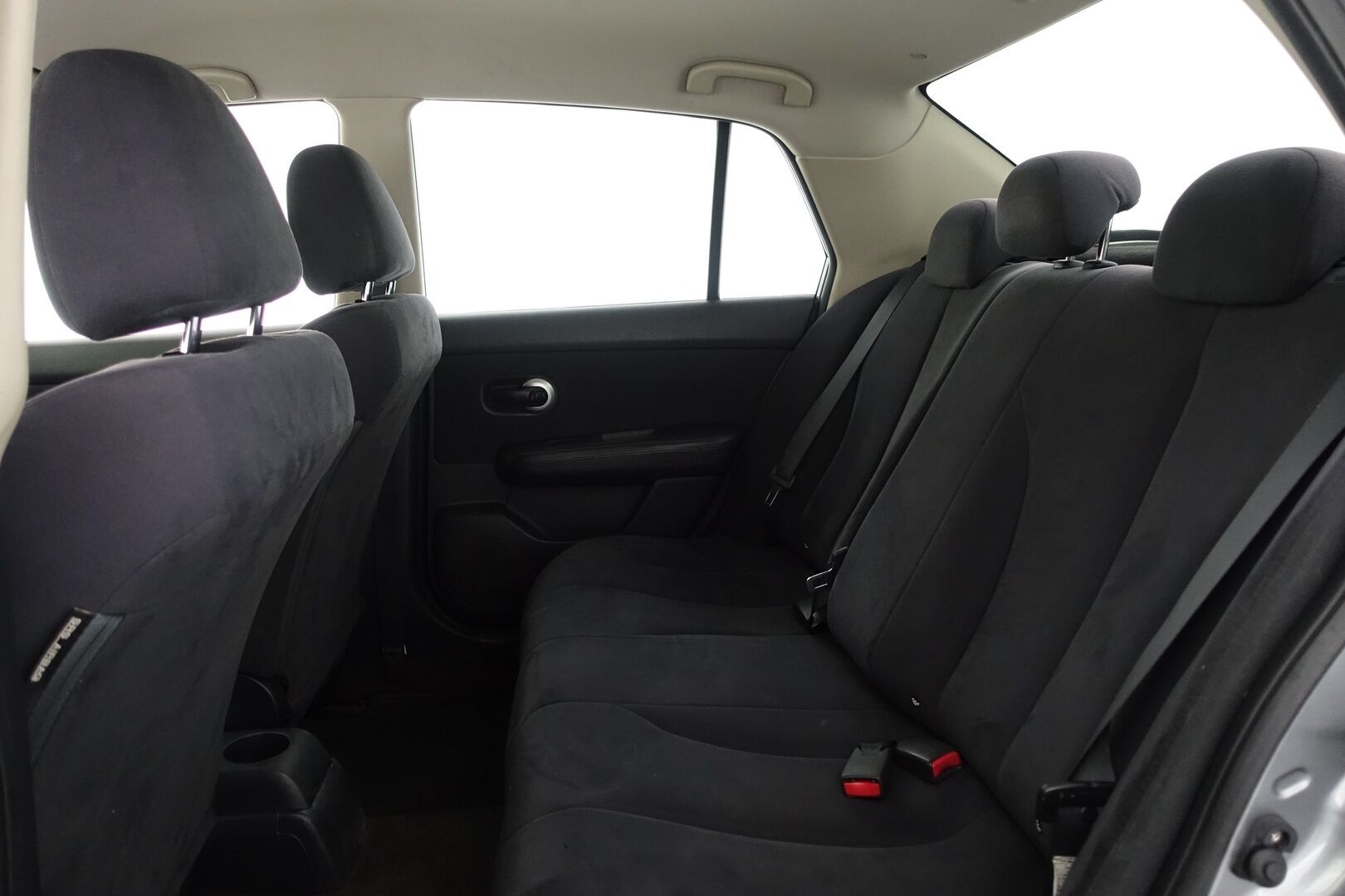 Nissan Tiida 2010 1,6 Visia 4AT 4-ov. | - YritysOutlet - Myydään vain yrityksille |