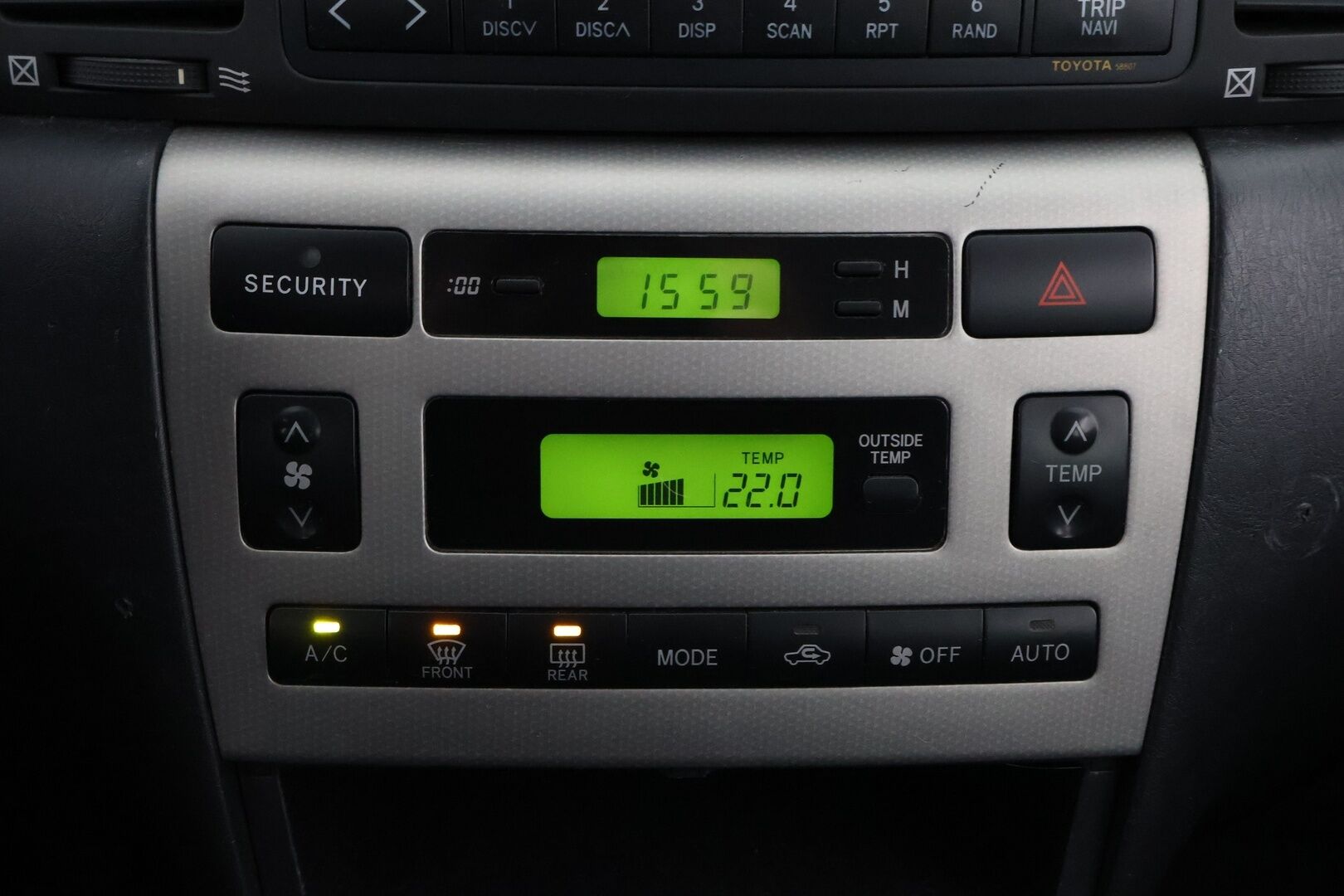 Toyota Corolla 2003 - YritysOutlet - Myydään vain yrityksille