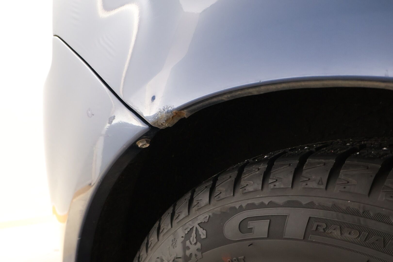 Toyota Corolla 2003 - YritysOutlet - Myydään vain yrityksille