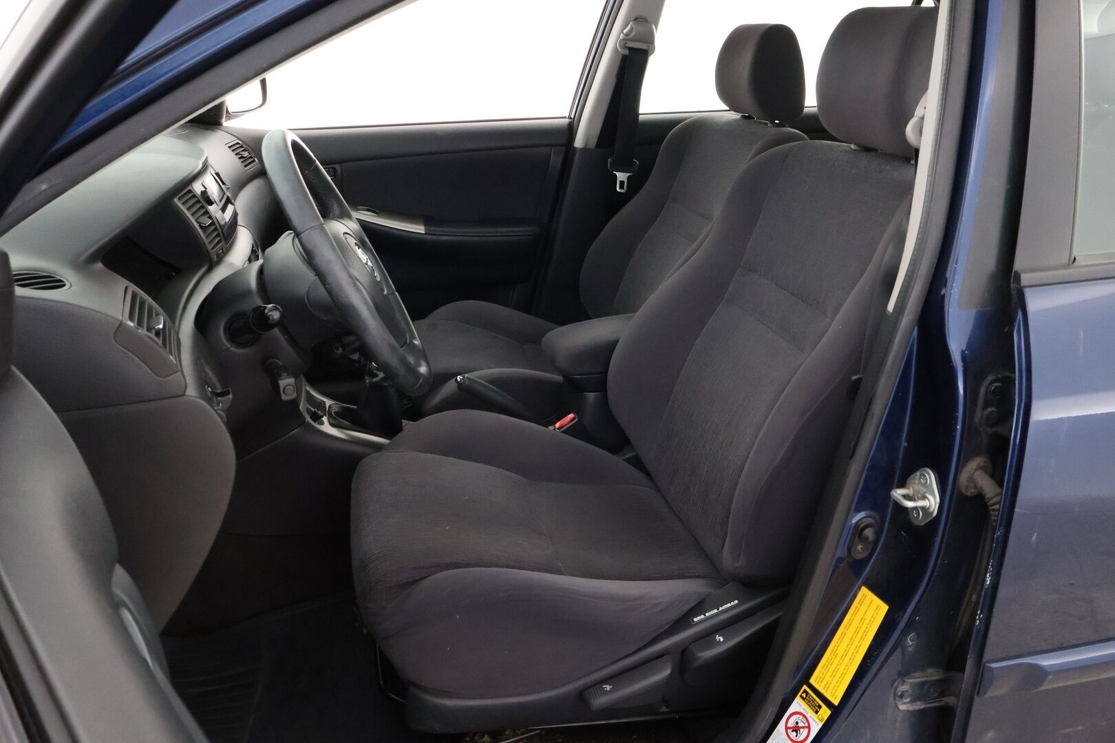 Toyota Corolla 2003 - YritysOutlet - Myydään vain yrityksille