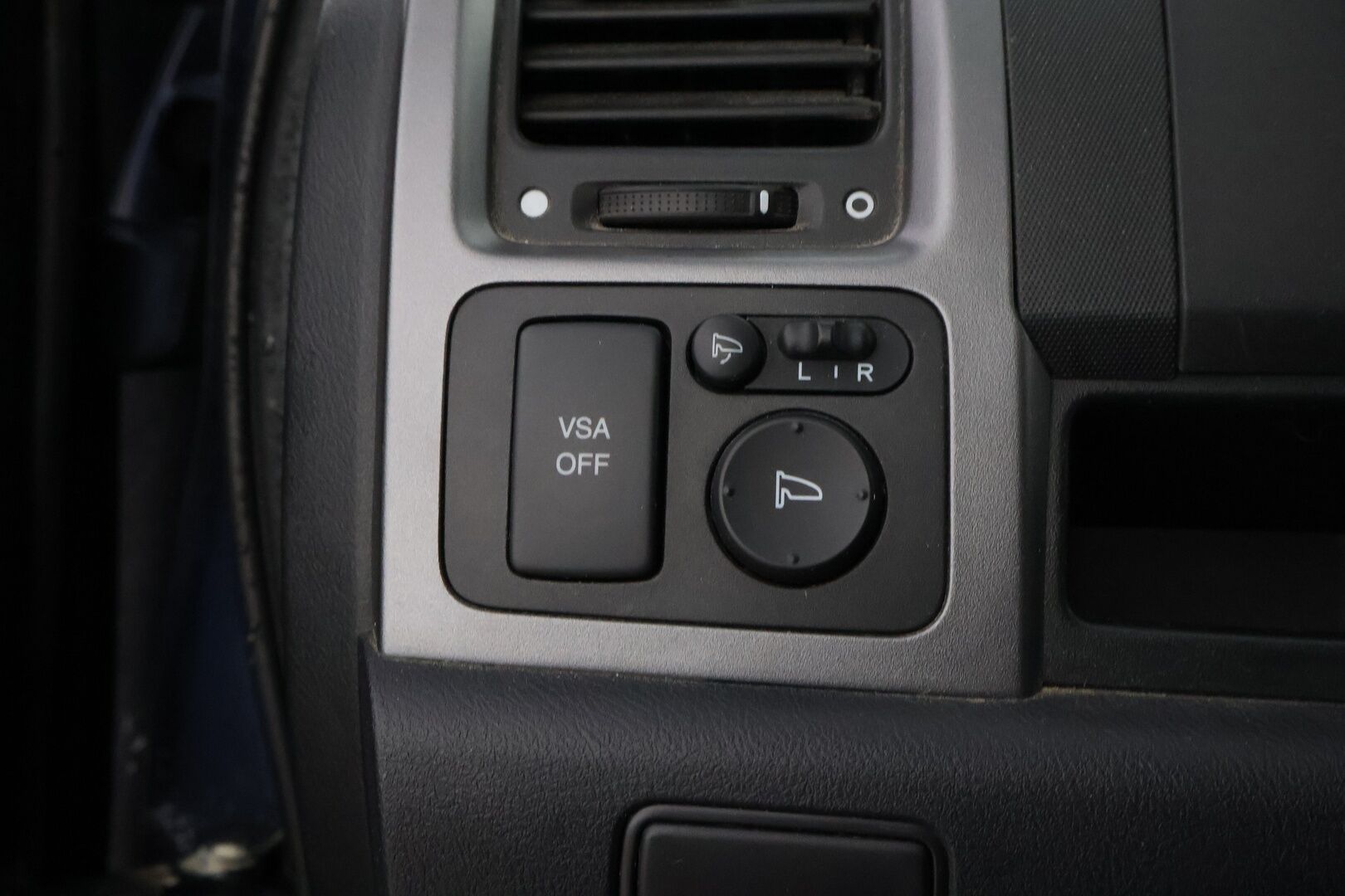 Honda CR-V 2007 2,0i Elegance AT 4WD - YritysOutlet - Myydään vain yrityksille