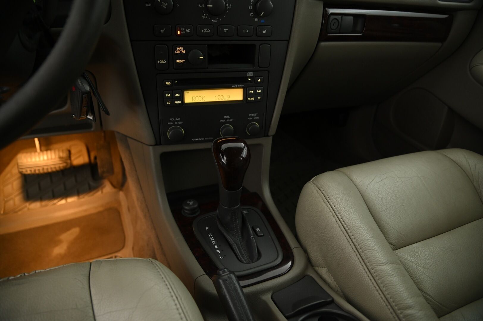 Volvo V40 2004 WAGON 2.0T AUTOMATIC *Myydään huutokaupat.com*
