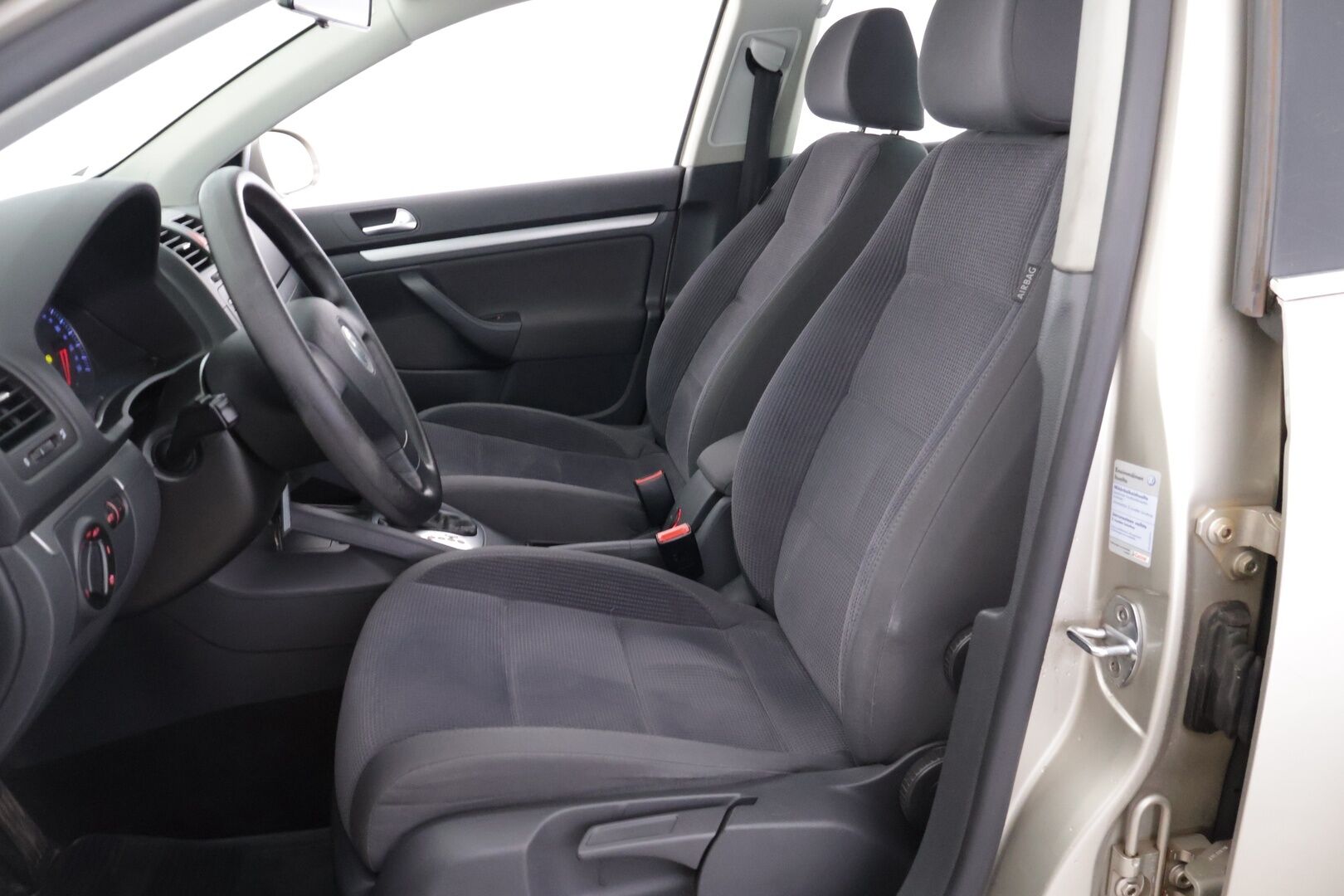 Volkswagen Jetta 2007 1.4 TSI Comfortline DSG * MYYDÄÄN HUUTOKAUPAT.COM! * - * MYYDÄÄN HUUTOKAUPAT.COM! *