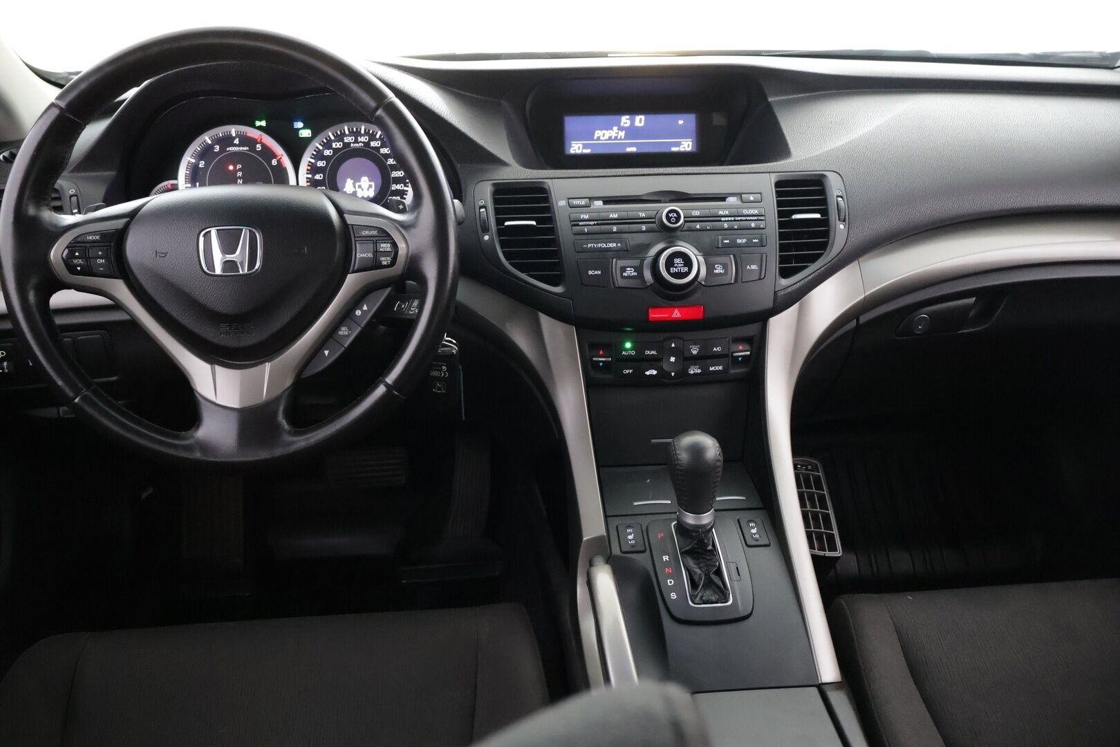 Honda Accord 2011 Tourer DSL 2,2 i-DTEC Elegance AT - Vetokoukku | Lohko ja sisäpuhallin | Vakkari | Penkinlämmittimet | Juuri huollettu
