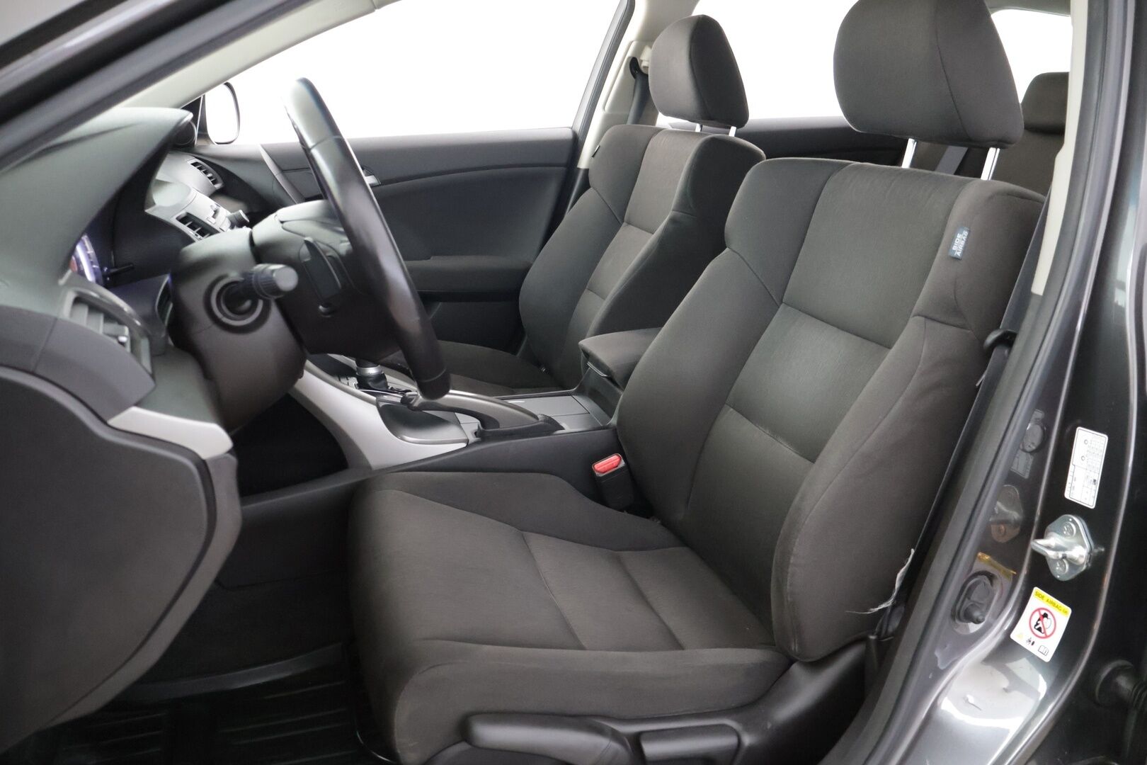 Honda Accord 2011 Tourer DSL 2,2 i-DTEC Elegance AT - Vetokoukku | Lohko ja sisäpuhallin | Vakkari | Penkinlämmittimet | Juuri huollettu