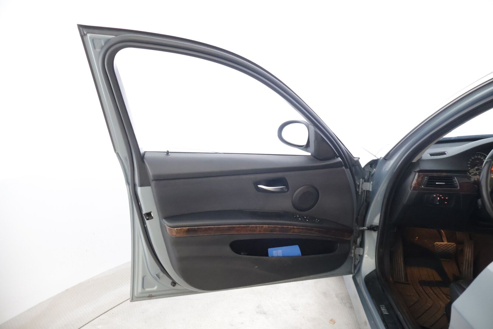BMW 325 2006 325i Farmari (AC) 4ov 2497cm3 A - | Myydään vain huutokaupat.com | Ketju tehtynä | Lasikattoluukku | Vakionopeudensäädin | - KORKO VAIN 3,99 %