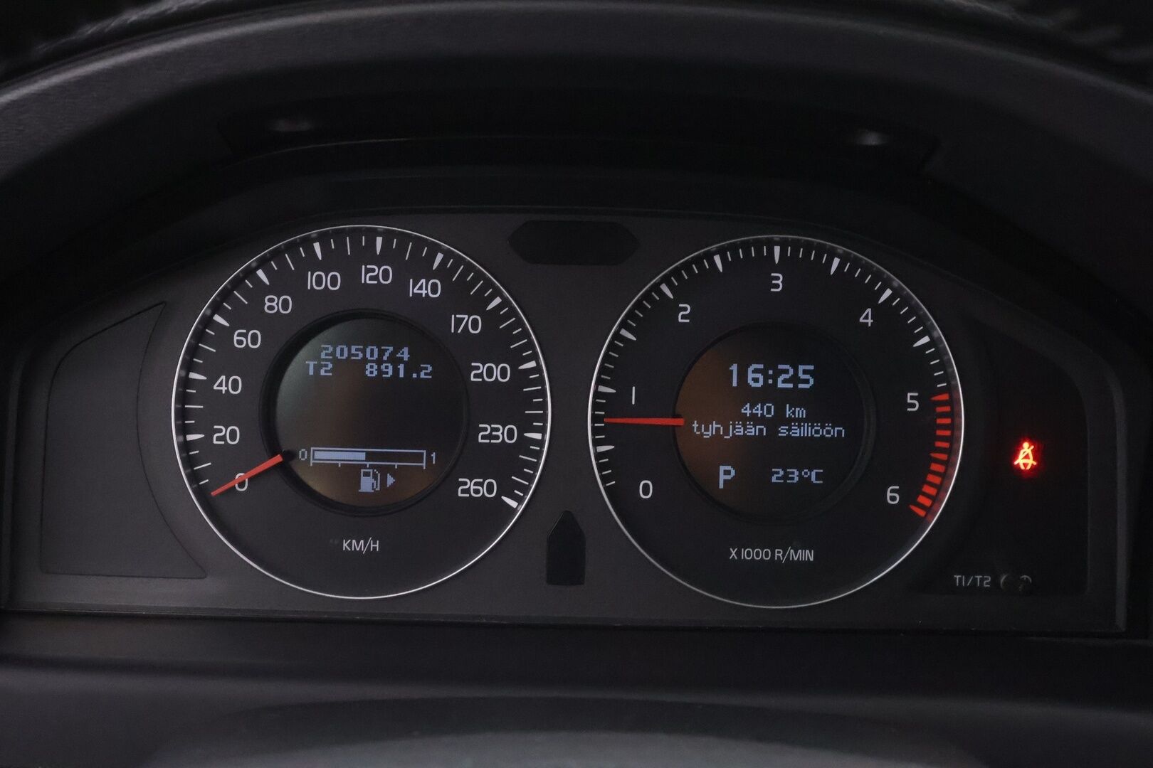 Volvo V70 2010 2,4D Kinetic aut - Suomiauto | Webasto | Puolinahkasisusta | Vakkari | Lohkolämmitin | Jakopää juuri tehty | Siisti!