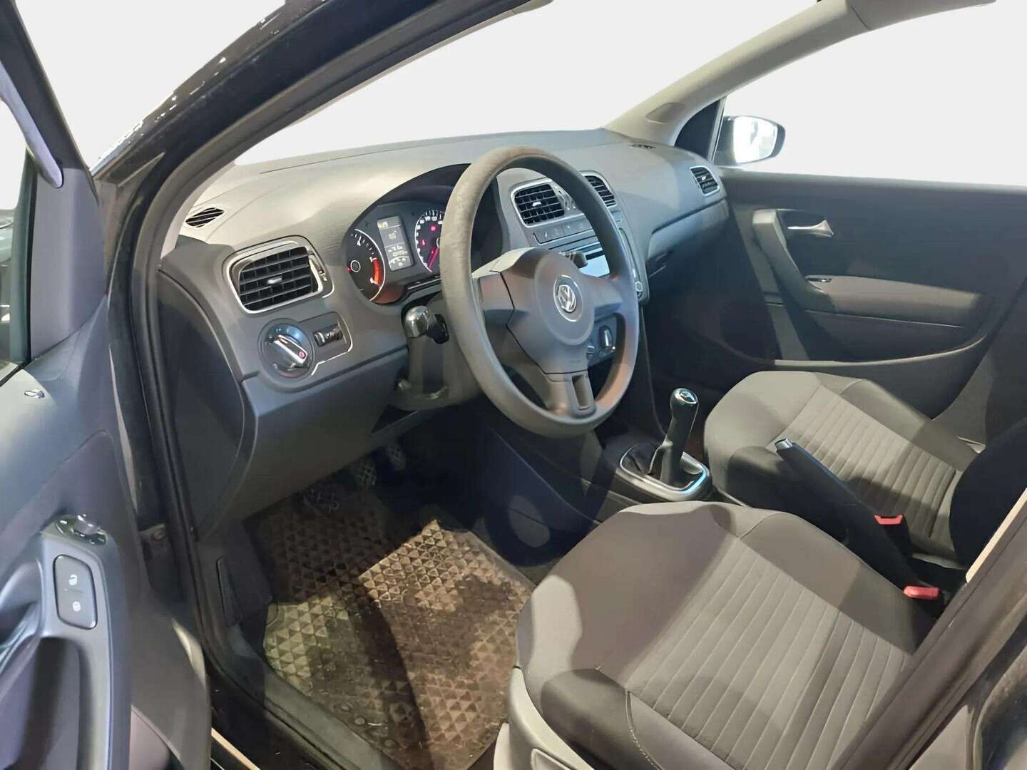 Volkswagen Polo 2010 Comfortline 1,6 TDI 66 kW (90 hv) 4-ovinen - * Perus siisti kuntoinen auto arjen ajoihin *