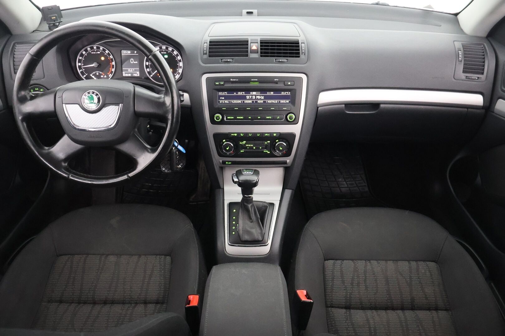 Skoda Octavia 2010 Combi 1,6 TDI CR DPF Elegance DSG Autom. - - TÄMÄ AUTO MYYDÄÄN HUUTOKAUPAT.COM SIVUSTOLLA - KORKO VAIN 3,99 %