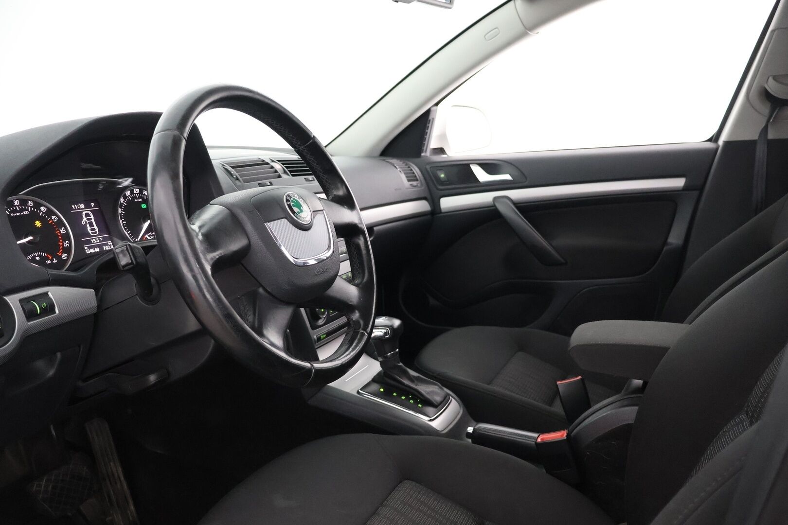 Skoda Octavia 2010 Combi 1,6 TDI CR DPF Elegance DSG Autom. - - TÄMÄ AUTO MYYDÄÄN HUUTOKAUPAT.COM SIVUSTOLLA - KORKO VAIN 3,99 %