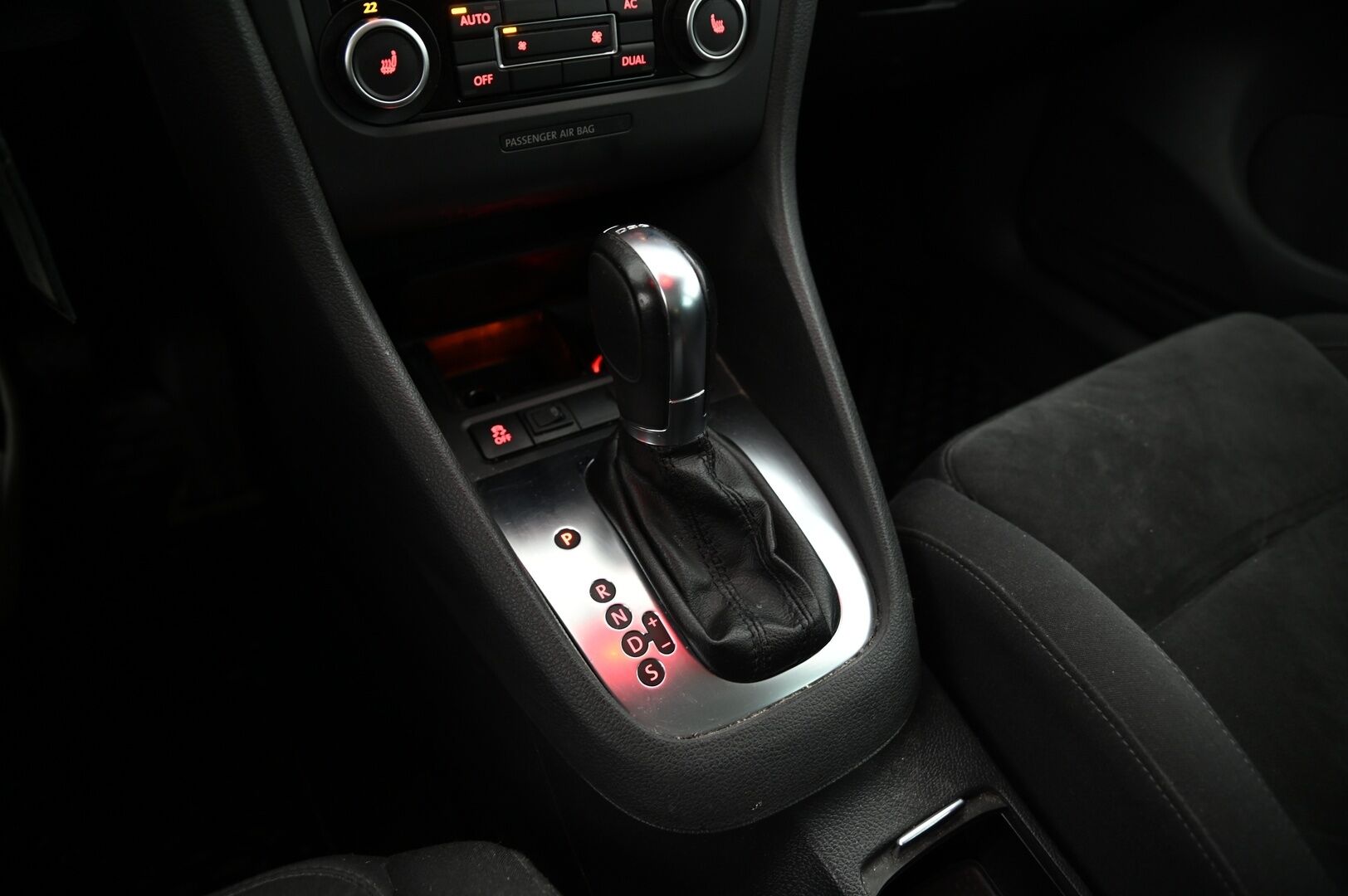 Volkswagen Golf 2012 Highline 1,4 TSI 90 kW, DSG-autom. *Myydään Huutokaupat.com* - Myydään vain huutokaupat.com