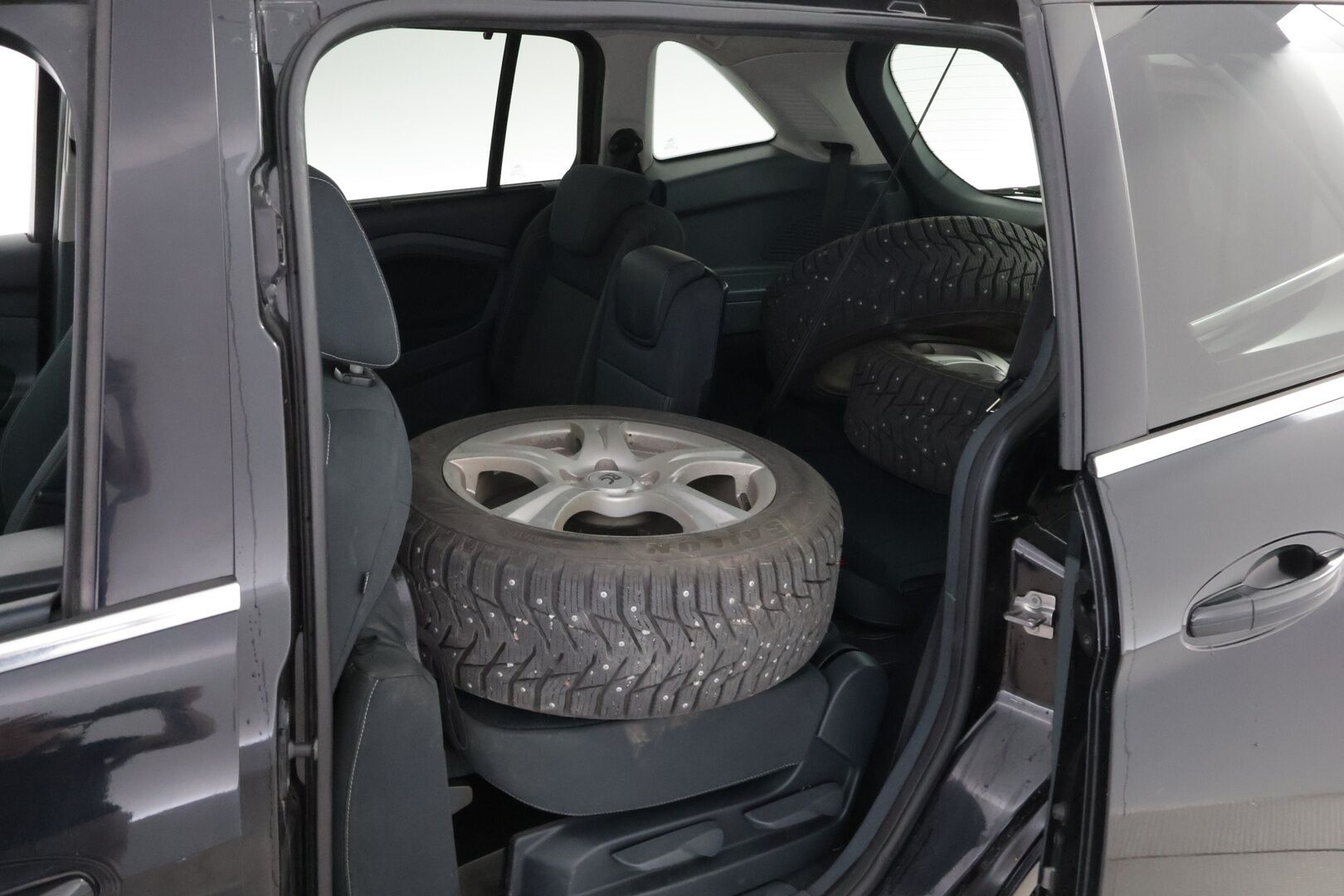 Ford Grand C-Max 2012 2,0 TDCi 140 hv PowerShift autom. Titanium A6 5-ovinen *MYYDÄÄN HUUTOKAUPAT.COM* - MYYDÄÄN HUUTOKAUPAT.COM!