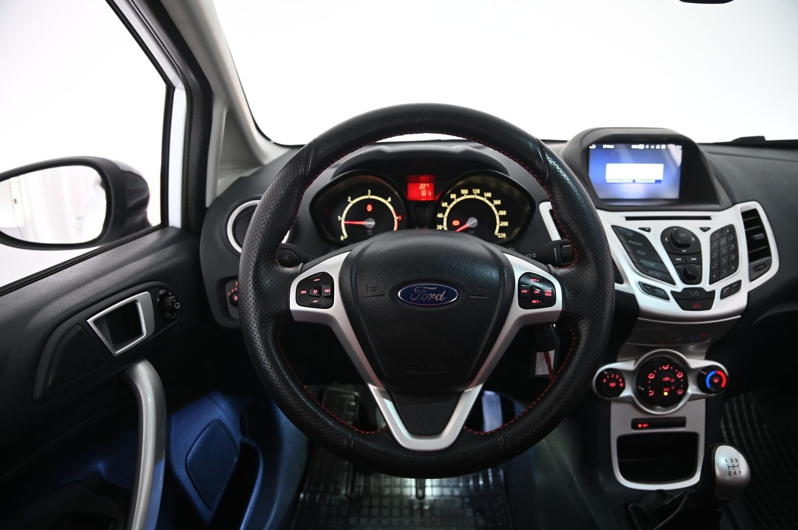 Ford Fiesta Van 2012 1,6 TDCi 95hv SportVan M5 - Recaro | JR-Vanteet | Navi | BT | Peruutuskamera | 2xvanteet&renkaat 