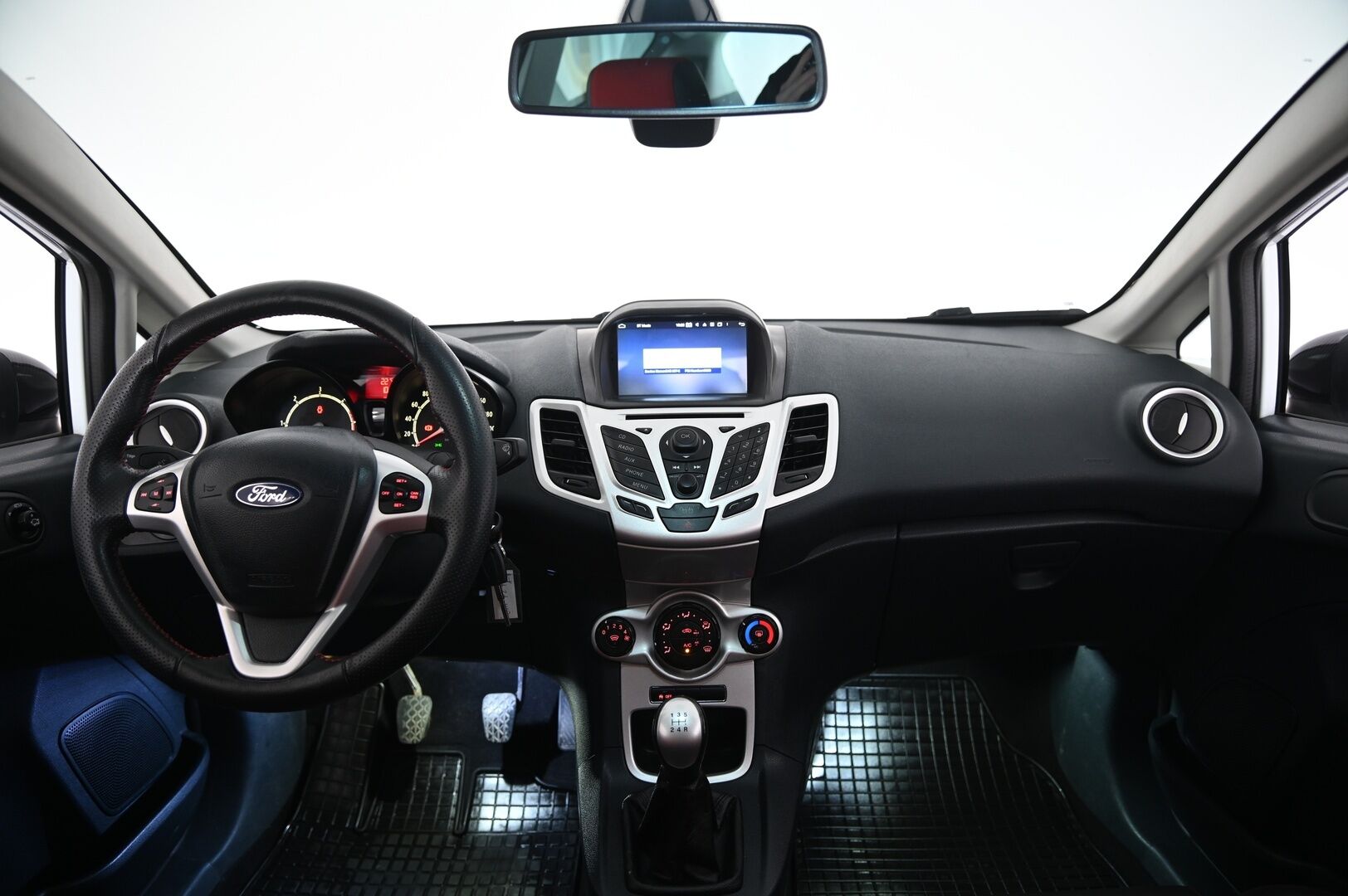 Ford Fiesta Van 2012 1,6 TDCi 95hv SportVan M5 - Recaro | JR-Vanteet | Navi | BT | Peruutuskamera | 2xvanteet&renkaat 
