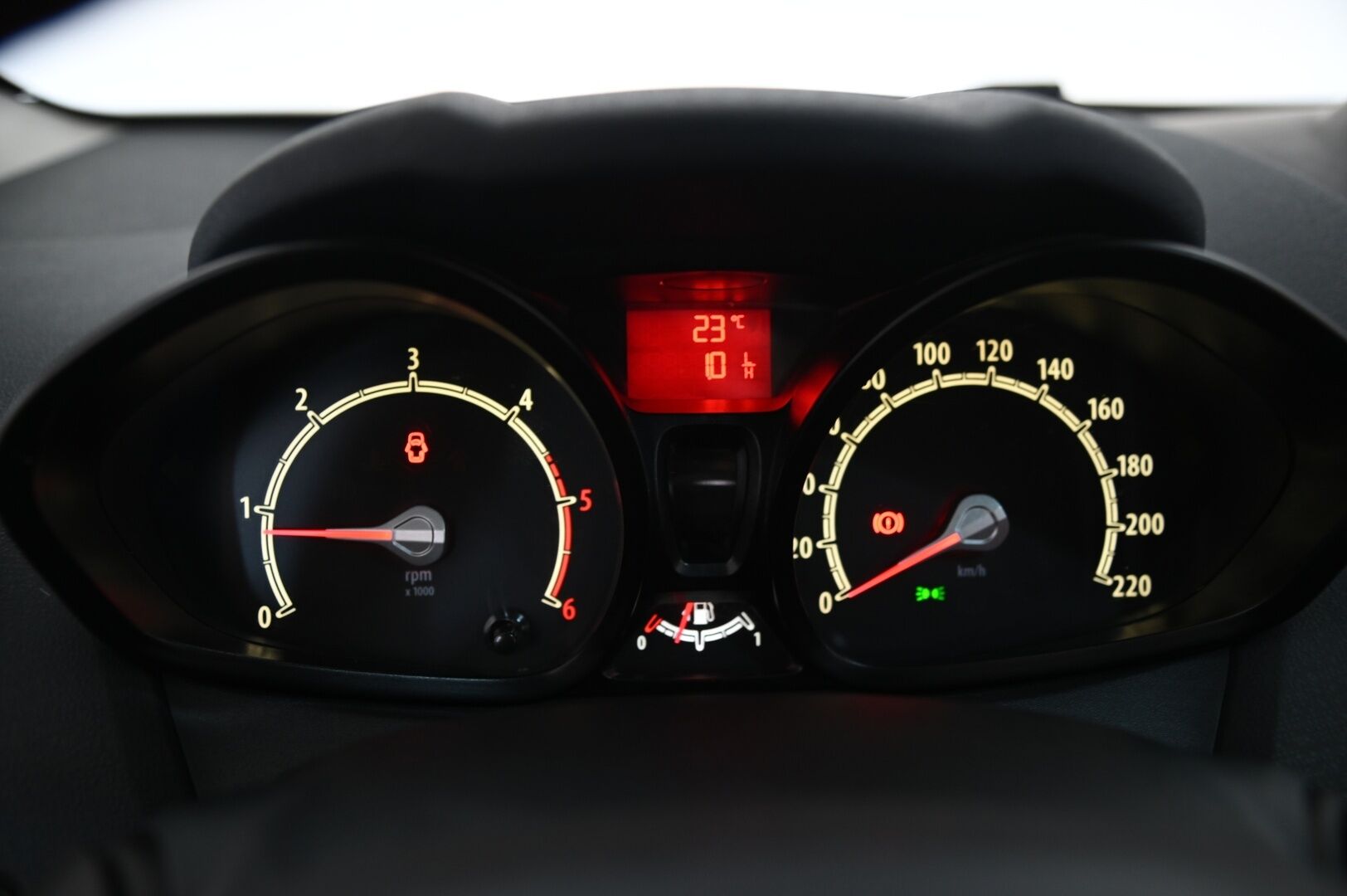 Ford Fiesta Van 2012 1,6 TDCi 95hv SportVan M5 - Recaro | JR-Vanteet | Navi | BT | Peruutuskamera | 2xvanteet&renkaat 