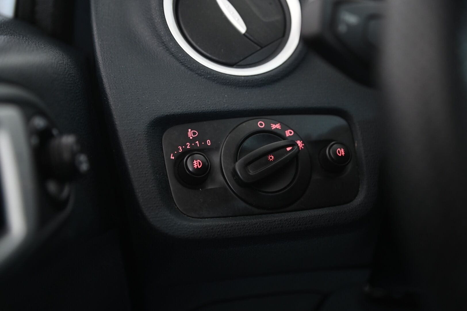 Ford Fiesta Van 2012 1,6 TDCi 95hv SportVan M5 - Recaro | JR-Vanteet | Navi | BT | Peruutuskamera | 2xvanteet&renkaat 