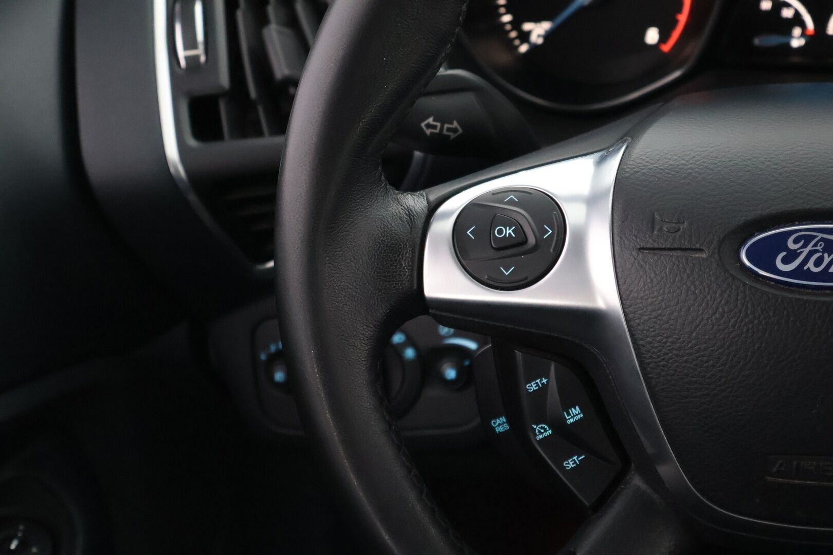 Ford C-Max 2012 MYYDÄÄN HUUTOKAUPAT.COM! *Juuri Katsastettu / Huippuvarusteet*