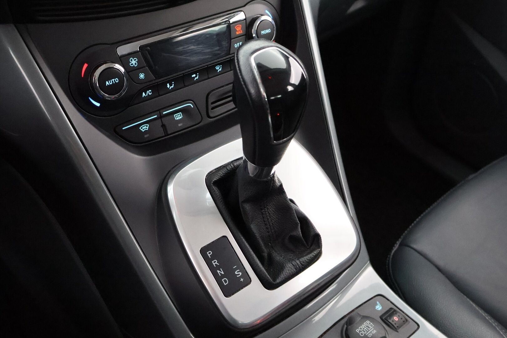 Ford C-Max 2012 MYYDÄÄN HUUTOKAUPAT.COM! *Juuri Katsastettu / Huippuvarusteet*