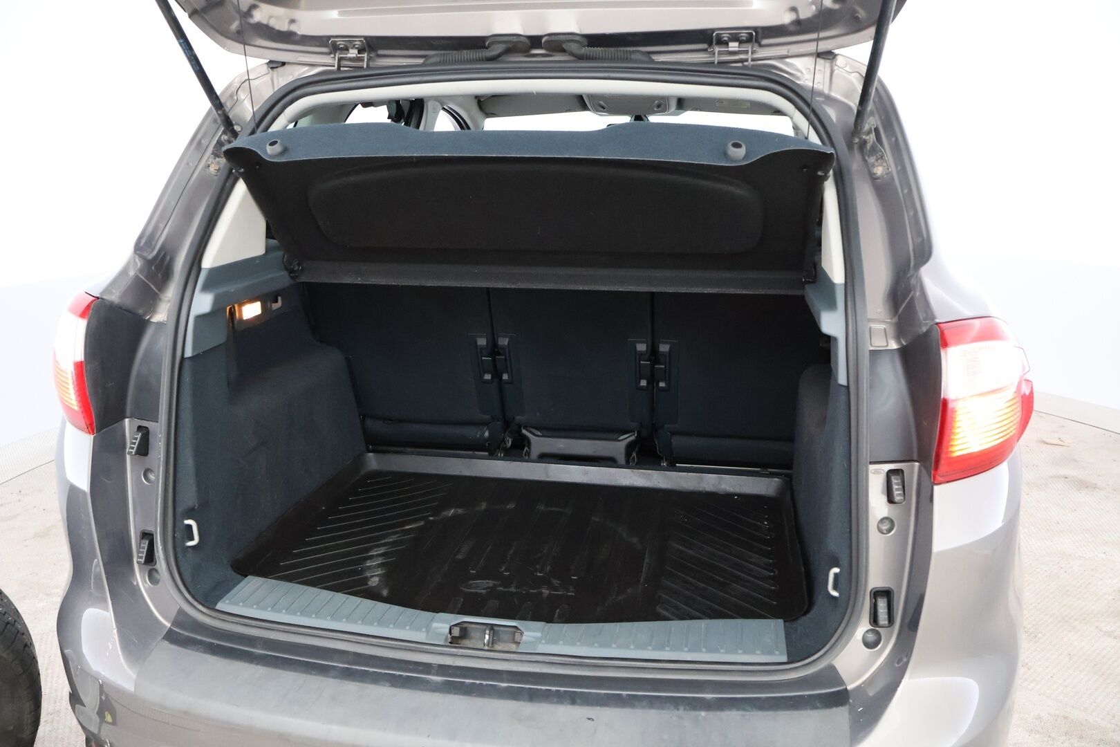 Ford C-Max 2012 MYYDÄÄN HUUTOKAUPAT.COM! *Juuri Katsastettu / Huippuvarusteet*