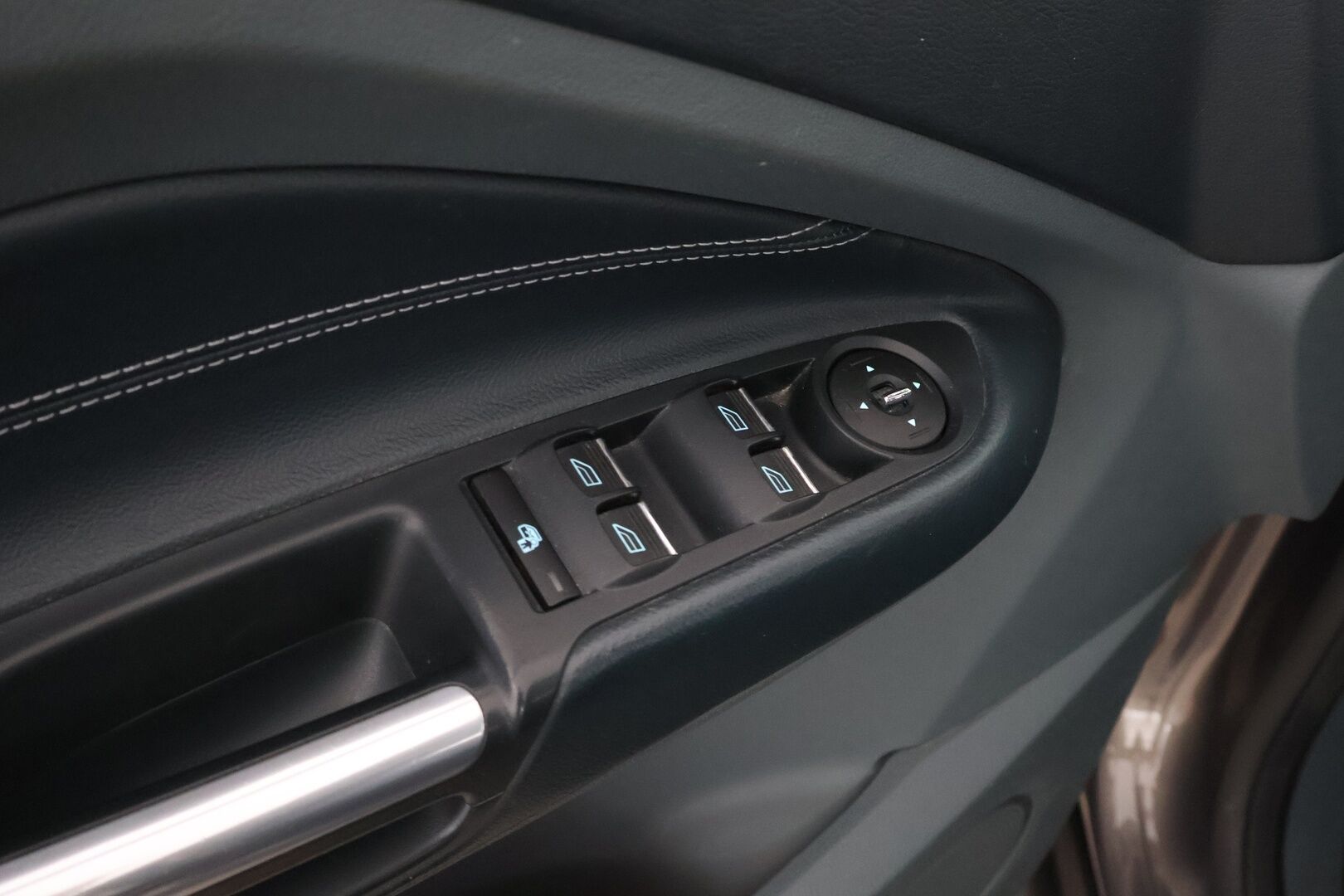 Ford C-Max 2012 MYYDÄÄN HUUTOKAUPAT.COM! *Juuri Katsastettu / Huippuvarusteet*