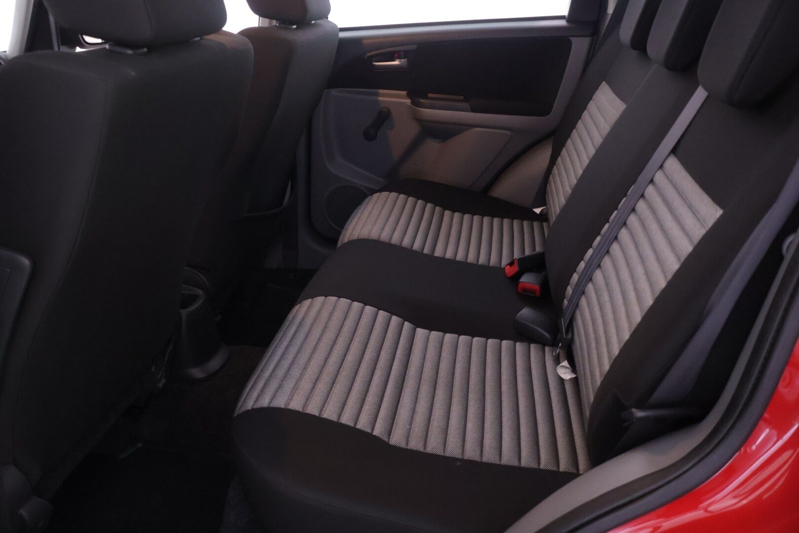 Suzuki SX4 2012 1,6 VVT 4WD X-OVER S-Edition 5D - *Suomi-auto | Lohkolämmitin sisätilanlämmittimellä | Vetokoukku | 2x Renkaat & vanteet | Edullinen neliveto*