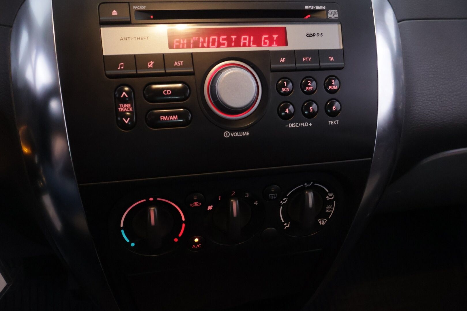 Suzuki SX4 2012 1,6 VVT 4WD X-OVER S-Edition 5D - *Suomi-auto | Lohkolämmitin sisätilanlämmittimellä | Vetokoukku | 2x Renkaat & vanteet | Edullinen neliveto*