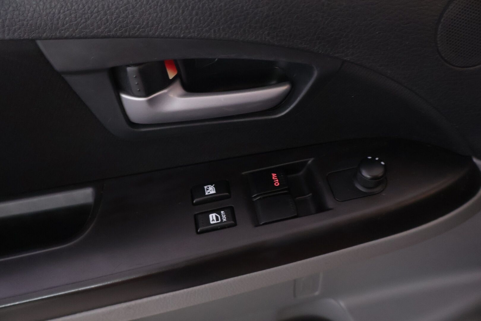 Suzuki SX4 2012 1,6 VVT 4WD X-OVER S-Edition 5D - *Suomi-auto | Lohkolämmitin sisätilanlämmittimellä | Vetokoukku | 2x Renkaat & vanteet | Edullinen neliveto*