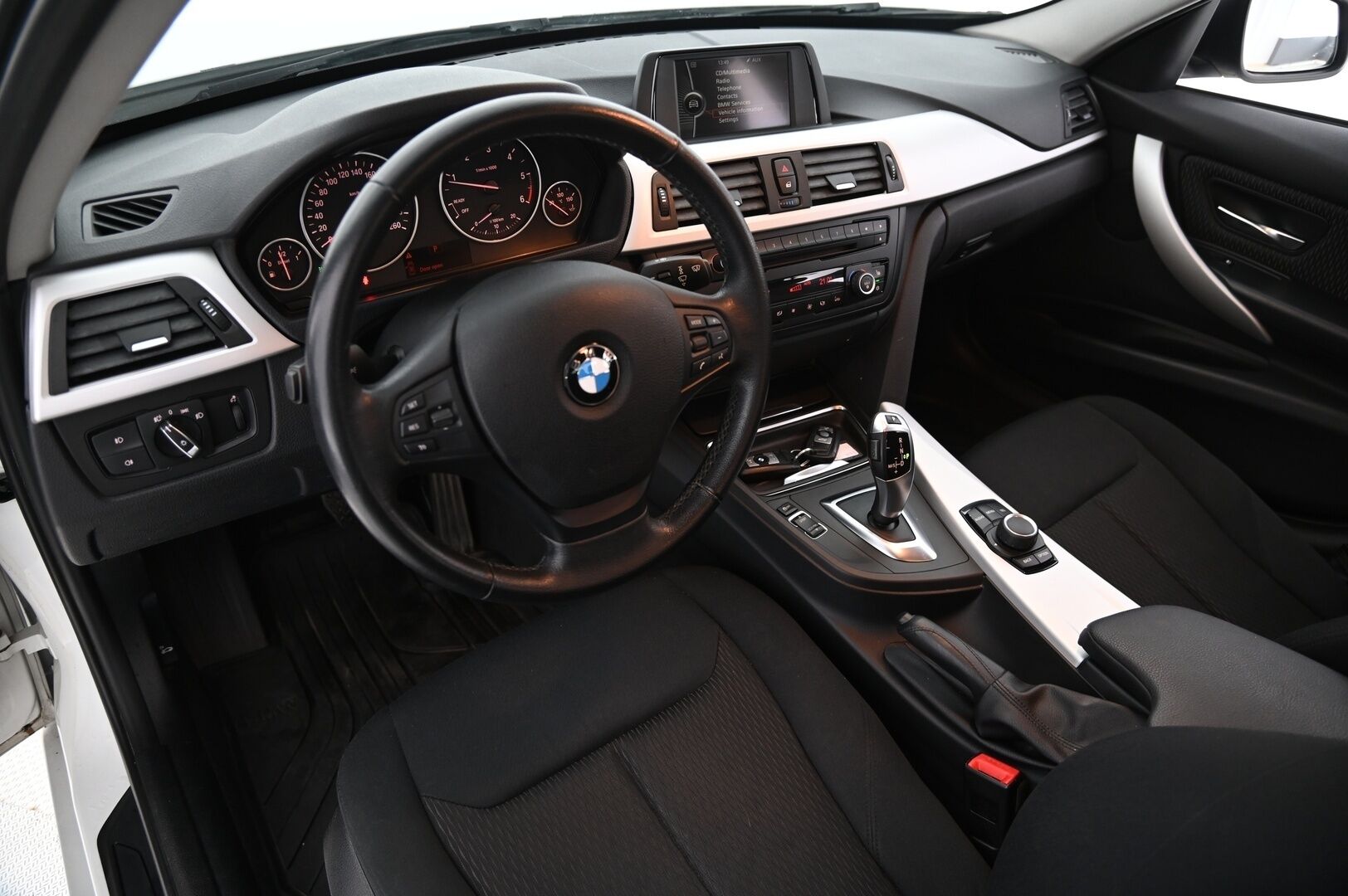 BMW 318 2012 TwinPower Turbo A F30 Sedan Business*Vakkari / P.tutkat / 2x renkaat* - Osta nyt, maksa vasta ensi vuonna