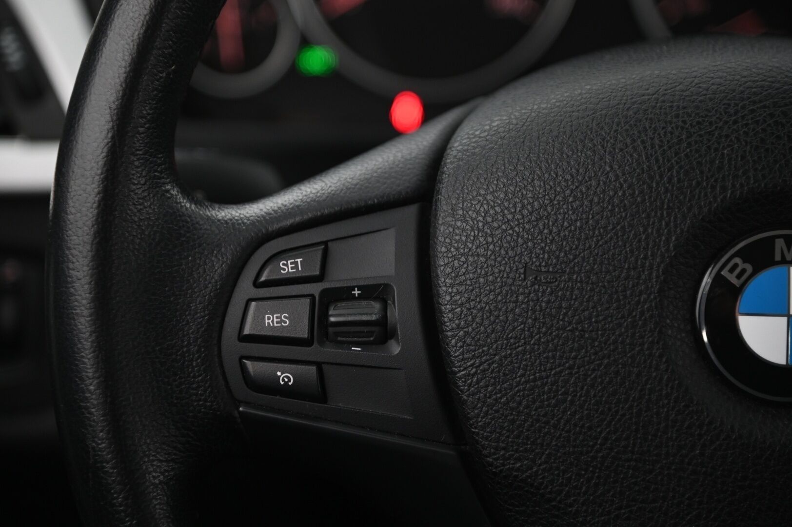 BMW 318 2012 TwinPower Turbo A F30 Sedan Business*Vakkari / P.tutkat / 2x renkaat* - Osta nyt, maksa vasta ensi vuonna