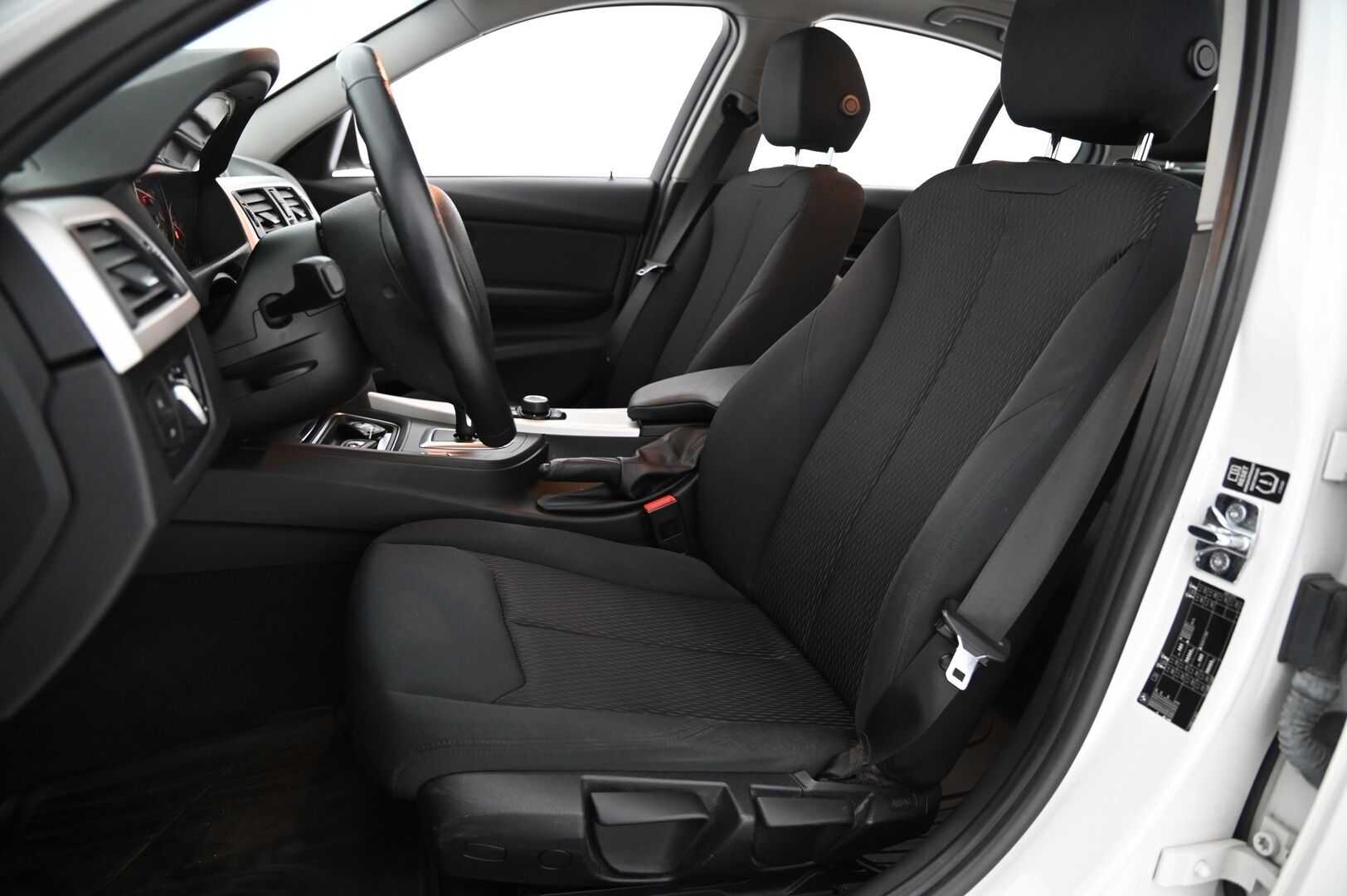 BMW 318 2012 TwinPower Turbo A F30 Sedan Business*Vakkari / P.tutkat / 2x renkaat* - Osta nyt, maksa vasta ensi vuonna