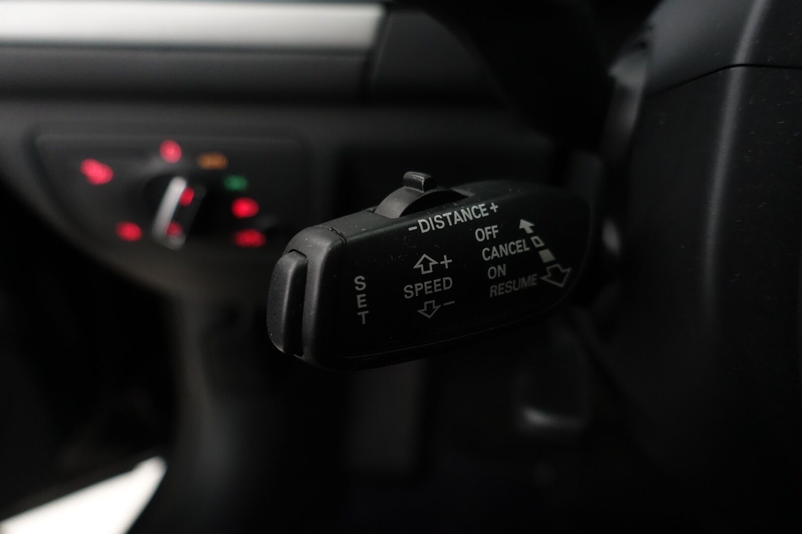 Audi A6 2012 AUDI A6 Avant Business 3,0 V6 TDI 150 kW quattro S tronic Start-Stop - YritysOutlet - Myydään vain yrityksille - | Suomi-auto | Koukku | Adaptiivinen vakkari | Sporttipenkit | Huoltokirja | Kahdet renkaat ja vanteet | – Tämä auto myydään YritysOutlet -valikoimasta vain yritykselle