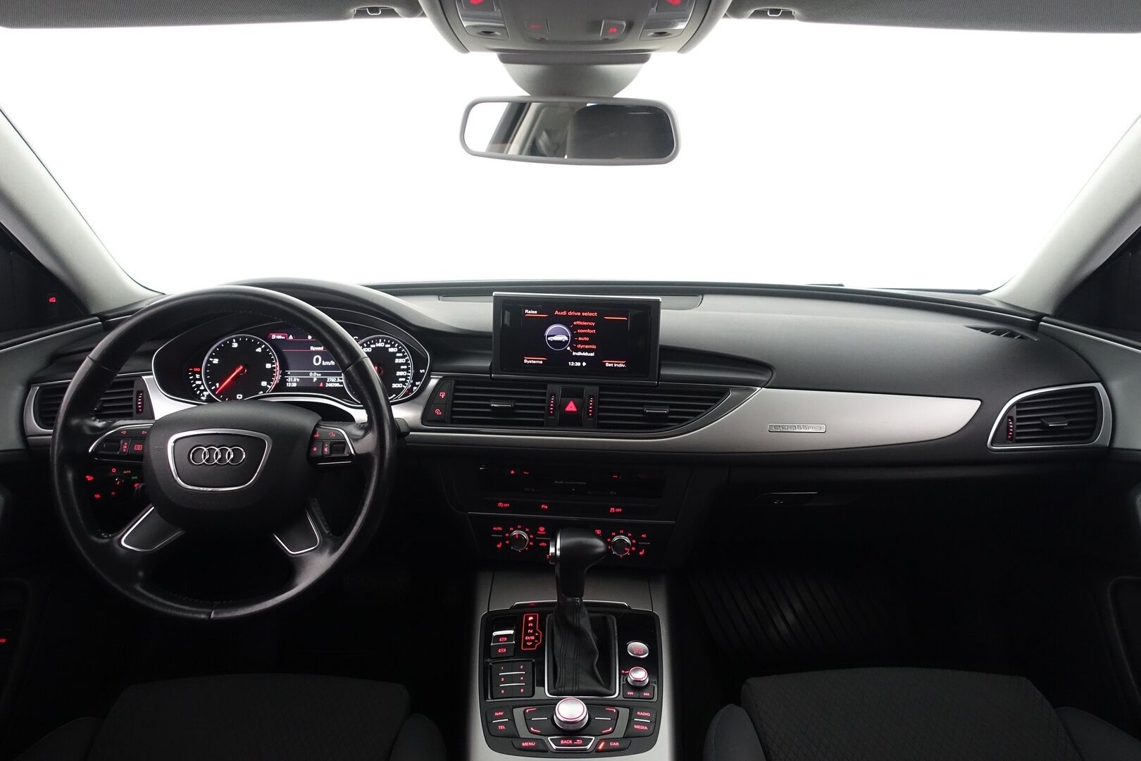 Audi A6 2012 AUDI A6 Avant Business 3,0 V6 TDI 150 kW quattro S tronic Start-Stop - YritysOutlet - Myydään vain yrityksille - | Suomi-auto | Koukku | Adaptiivinen vakkari | Sporttipenkit | Huoltokirja | Kahdet renkaat ja vanteet | – Tämä auto myydään YritysOutlet -valikoimasta vain yritykselle