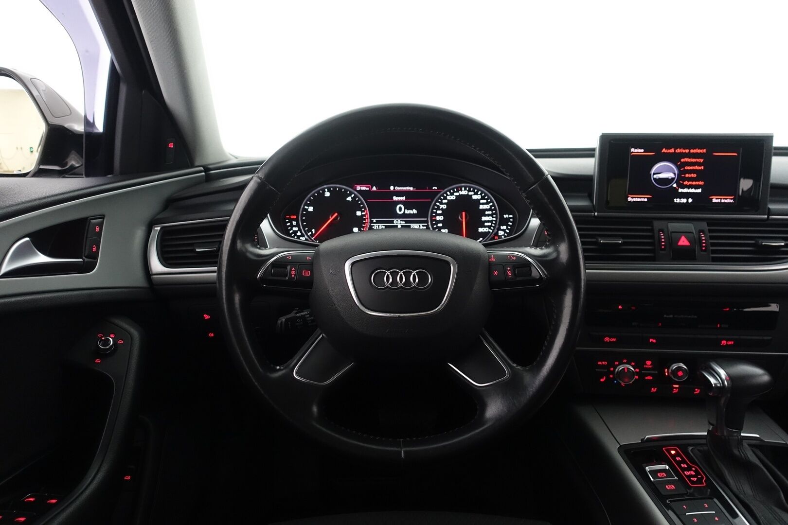Audi A6 2012 AUDI A6 Avant Business 3,0 V6 TDI 150 kW quattro S tronic Start-Stop - YritysOutlet - Myydään vain yrityksille - | Suomi-auto | Koukku | Adaptiivinen vakkari | Sporttipenkit | Huoltokirja | Kahdet renkaat ja vanteet | – Tämä auto myydään YritysOutlet -valikoimasta vain yritykselle