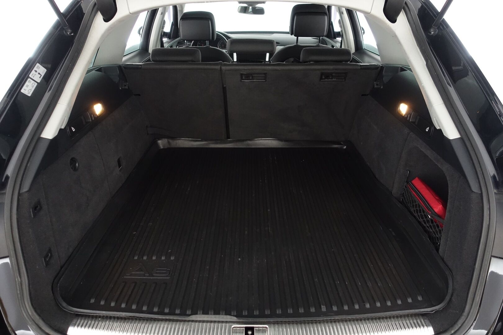 Audi A6 2012 AUDI A6 Avant Business 3,0 V6 TDI 150 kW quattro S tronic Start-Stop - YritysOutlet - Myydään vain yrityksille - | Suomi-auto | Koukku | Adaptiivinen vakkari | Sporttipenkit | Huoltokirja | Kahdet renkaat ja vanteet | – Tämä auto myydään YritysOutlet -valikoimasta vain yritykselle