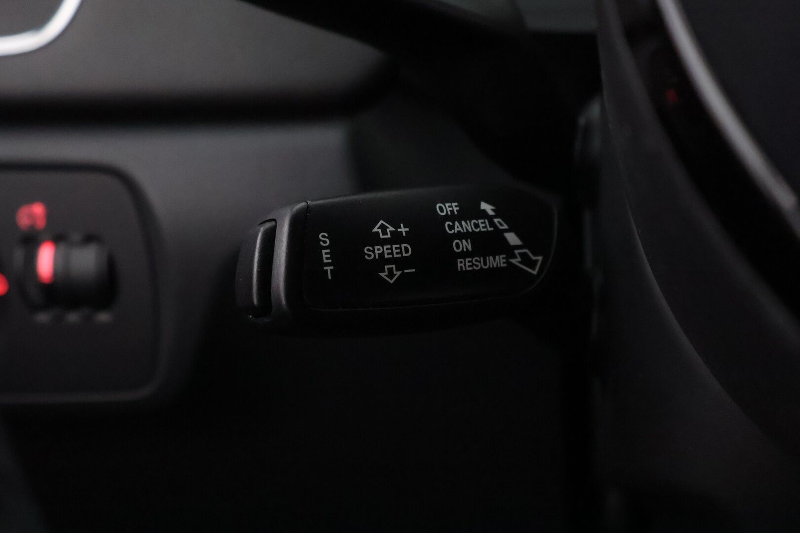 Audi Q3 2012 2,0 TDI 103kW Start-Stop Business - Suomiauto / Xenon / Peruutustutka / Lohko & Sisäpistoke / Vetokoukku / Vakkari / Juuri tullut Tampereelle / Jakopää hiljattain tehty!