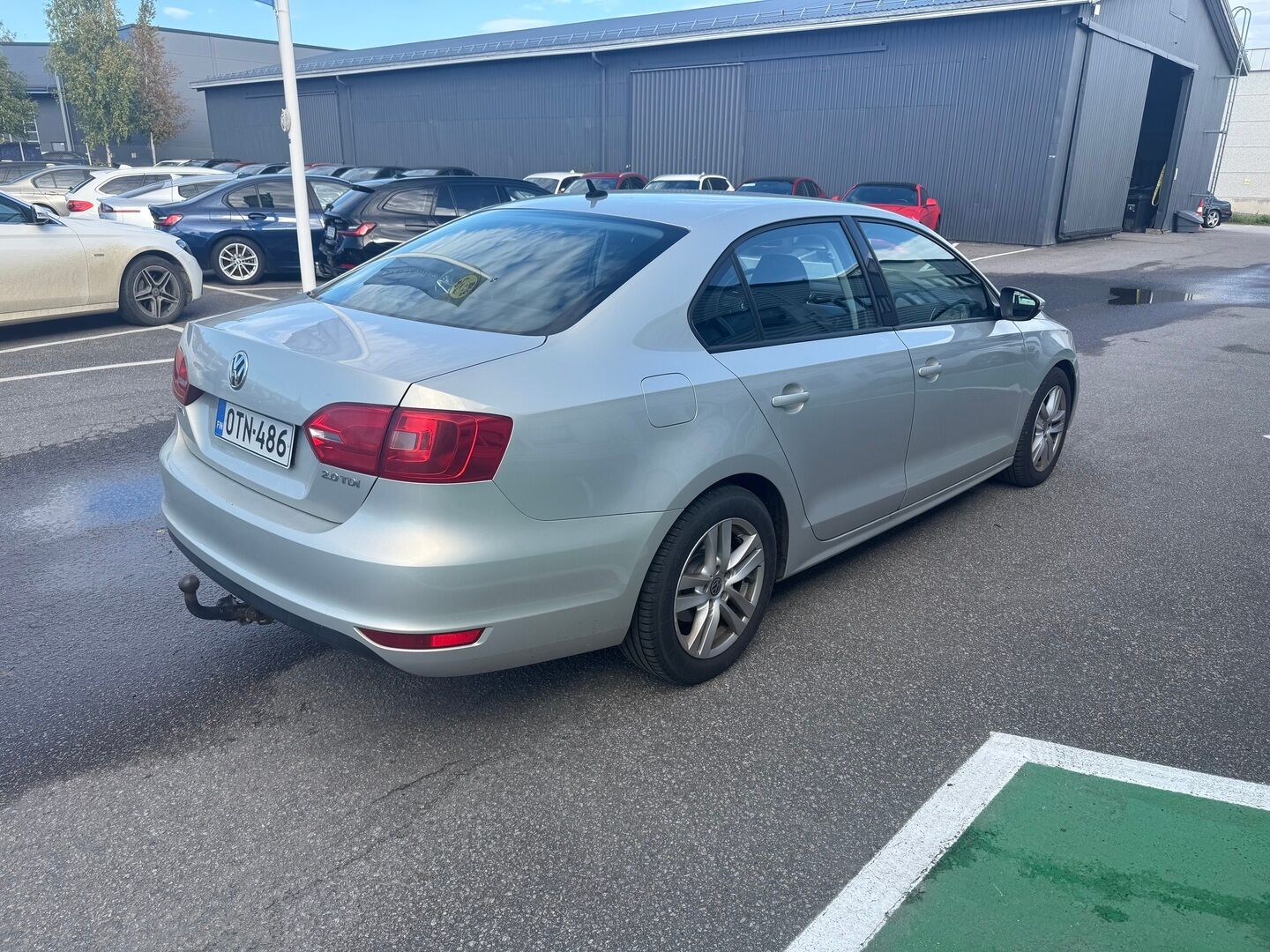 Volkswagen Jetta 2011 Comfortline 2,0 TDI 103 kW (140 hv) DSG-automaatti - Suomiauto | Vetokoukku | Vakkari | Lohko&Sisäpistoke | Ilmastointi | 2x Renkaat Aluvantein!