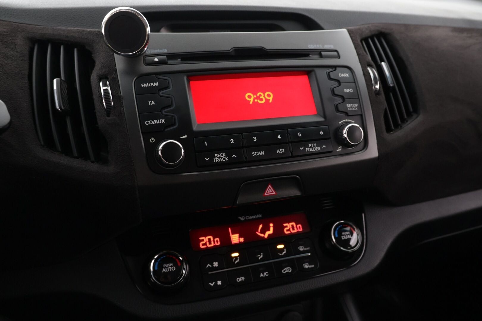 Kia Sportage 2012 2,0 AWD CRDi-R EX A/T / Webasto / Bluetooth / Vetokoukku / Tutkat - Suomi-auto / Metalliväri / LED - lisävalo / 2 x Kia aluvanteet