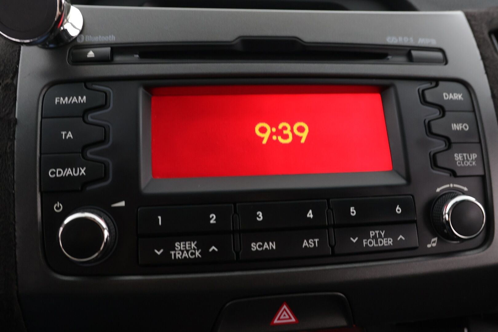 Kia Sportage 2012 2,0 AWD CRDi-R EX A/T / Webasto / Bluetooth / Vetokoukku / Tutkat - Suomi-auto / Metalliväri / LED - lisävalo / 2 x Kia aluvanteet