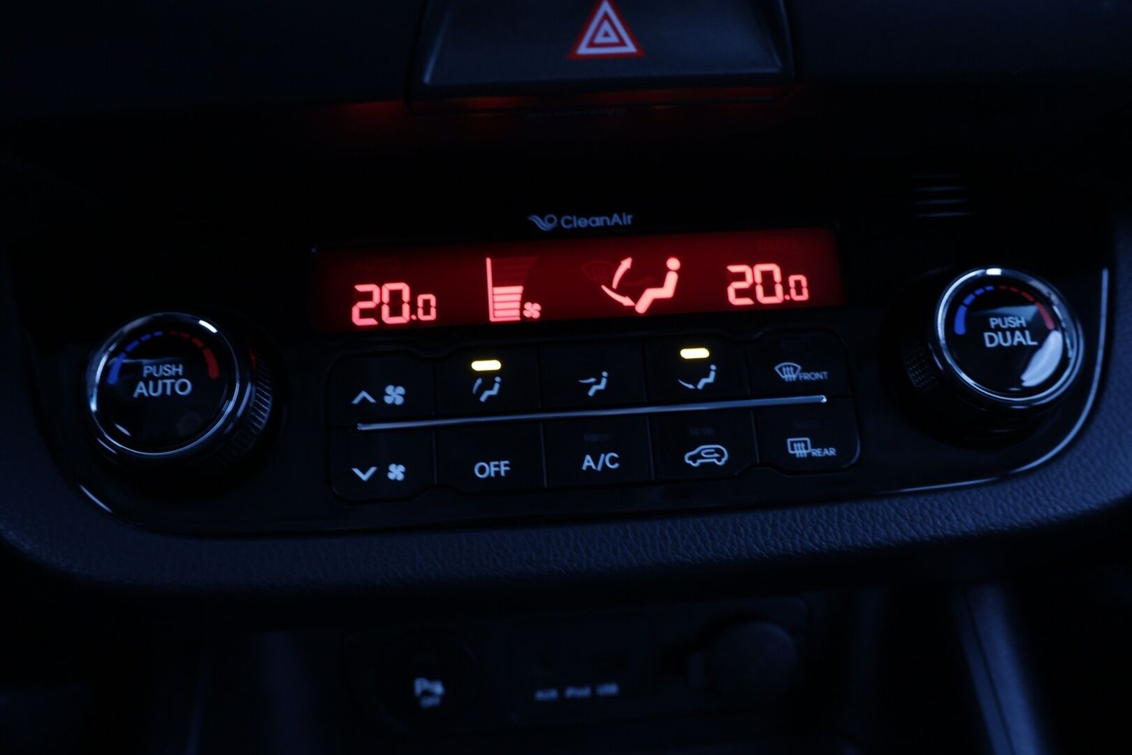 Kia Sportage 2012 2,0 AWD CRDi-R EX A/T / Webasto / Bluetooth / Vetokoukku / Tutkat - Suomi-auto / Metalliväri / LED - lisävalo / 2 x Kia aluvanteet