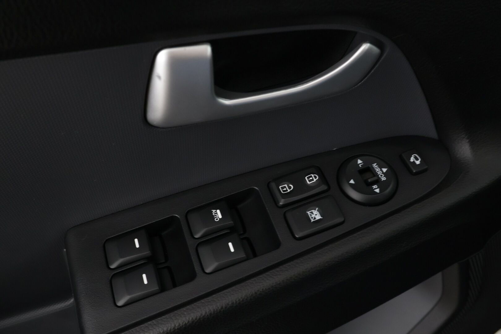 Kia Sportage 2012 2,0 AWD CRDi-R EX A/T / Webasto / Bluetooth / Vetokoukku / Tutkat - Suomi-auto / Metalliväri / LED - lisävalo / 2 x Kia aluvanteet - HULLUT AVAJAISHULINAT KORKOTARJOUS 3,29 %